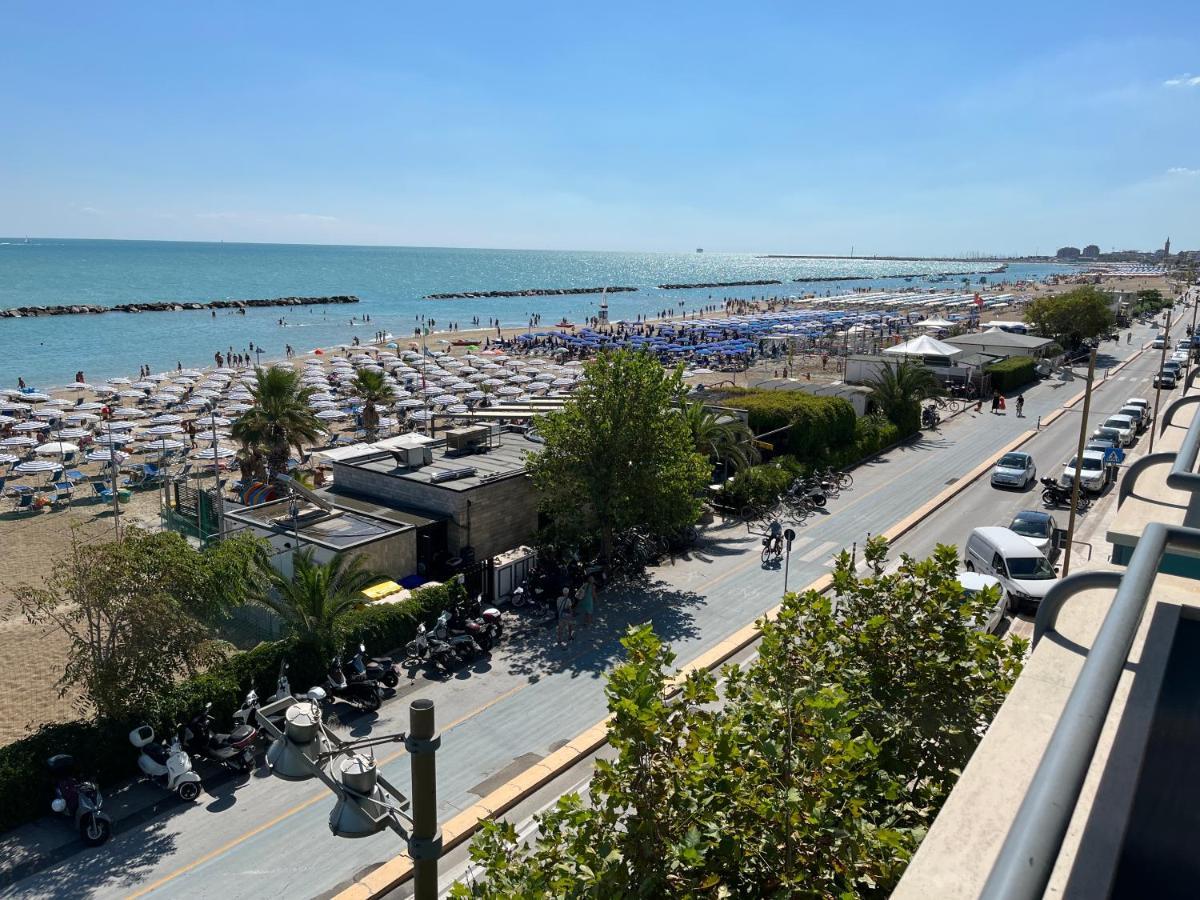Appartamento Fronte Mare Civitanova Marche Exterior foto